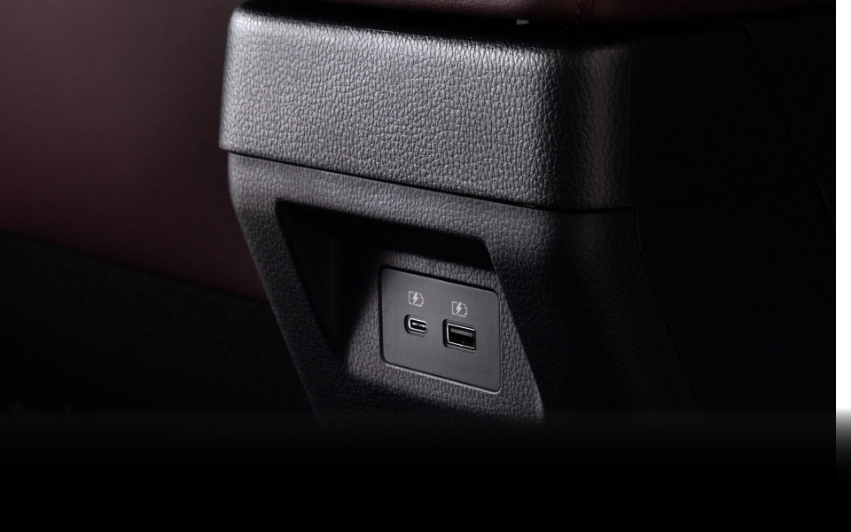 Cổng sạc type - C hàng ghế 2