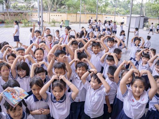 Mitsubishi Tây Ninh & Mitsubishi Trảng Bàng trao tặng Tivi cho Trường Tiểu học Đặng Văn Trước và Trường THCS An Thành